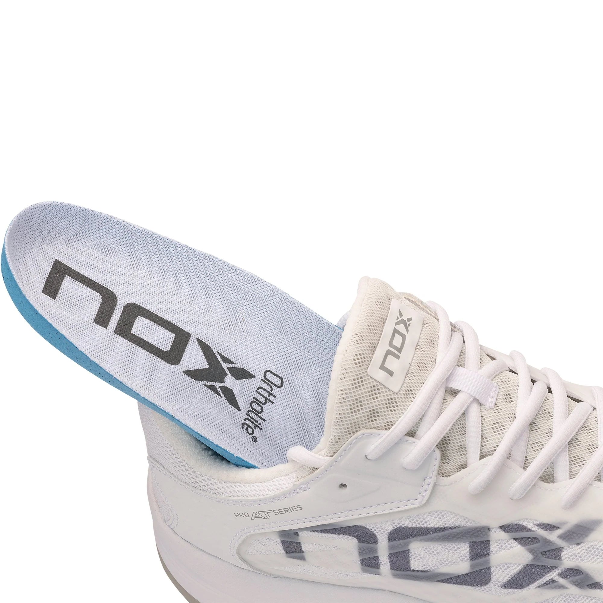 Zapatilla de pádel Nox AT10 Lux 2024 Blanco/Gris - Agustín Tapia