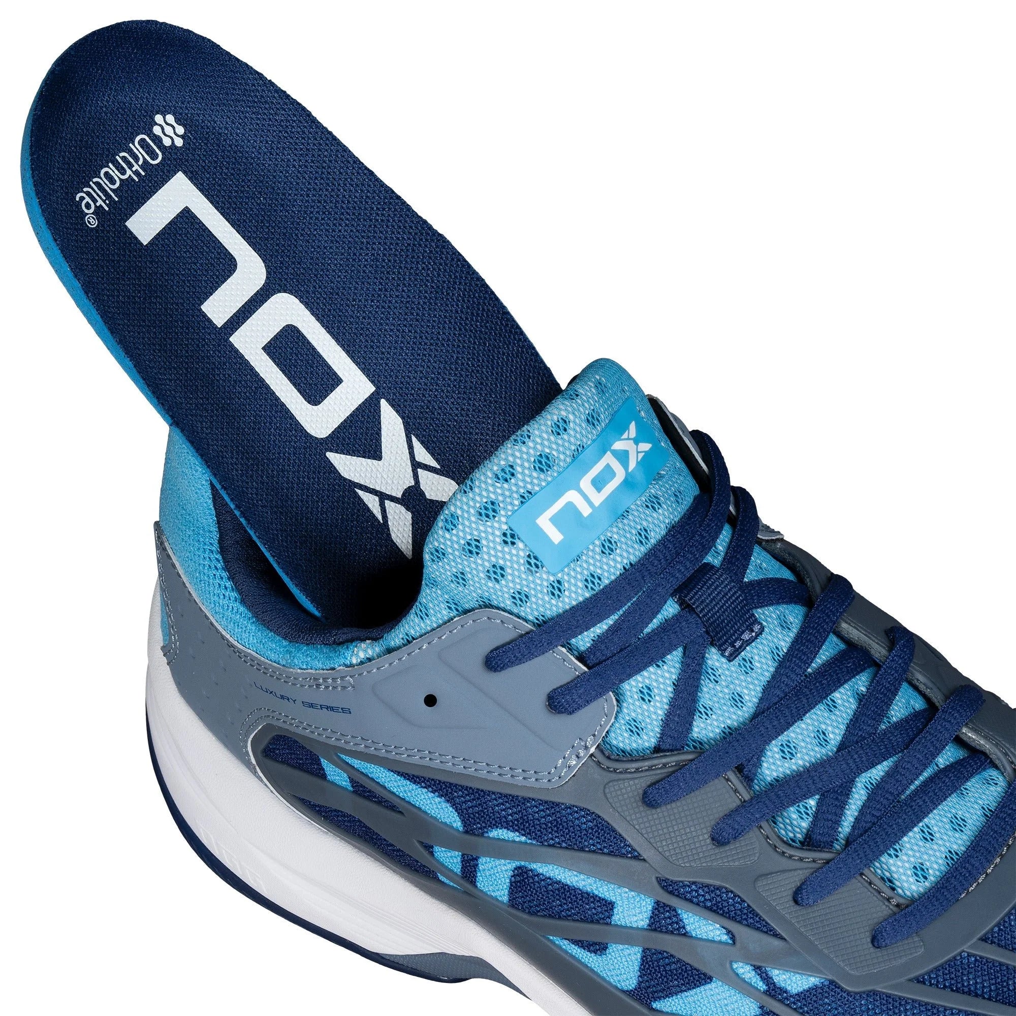 Zapatilla de pádel Nox AT10 Lux 2024 Gris/Azul - Agustín Tapia