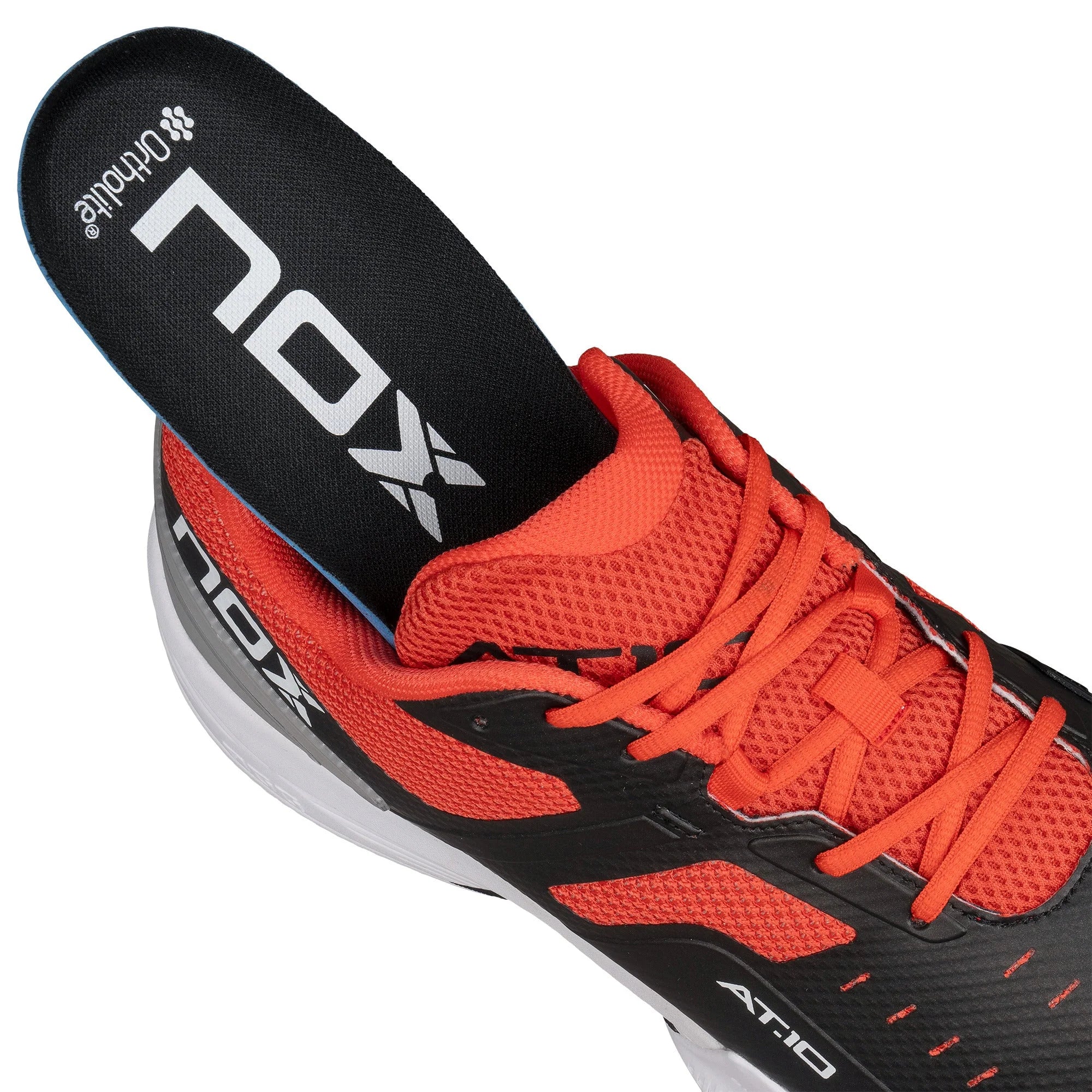 Zapatilla de pádel Nox AT10 Pro 2024 Negro/Rojo - Agustín Tapia